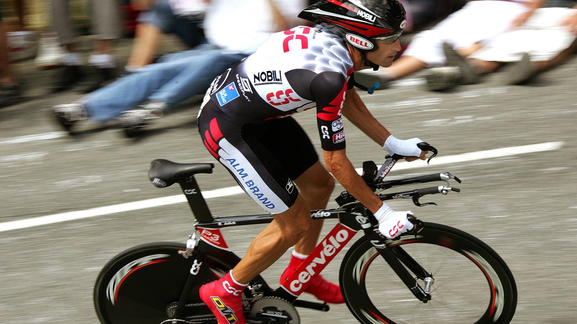 现场尬舞：比赛现场的趣味互动瞬间，尬舞battle